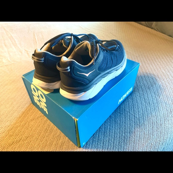 Hoka One One- Women’s Akasa 9.5 - Picture 3 of 7